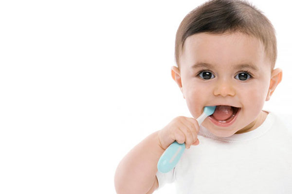 Может ли ребенок самостоятельно чистить зубы?
