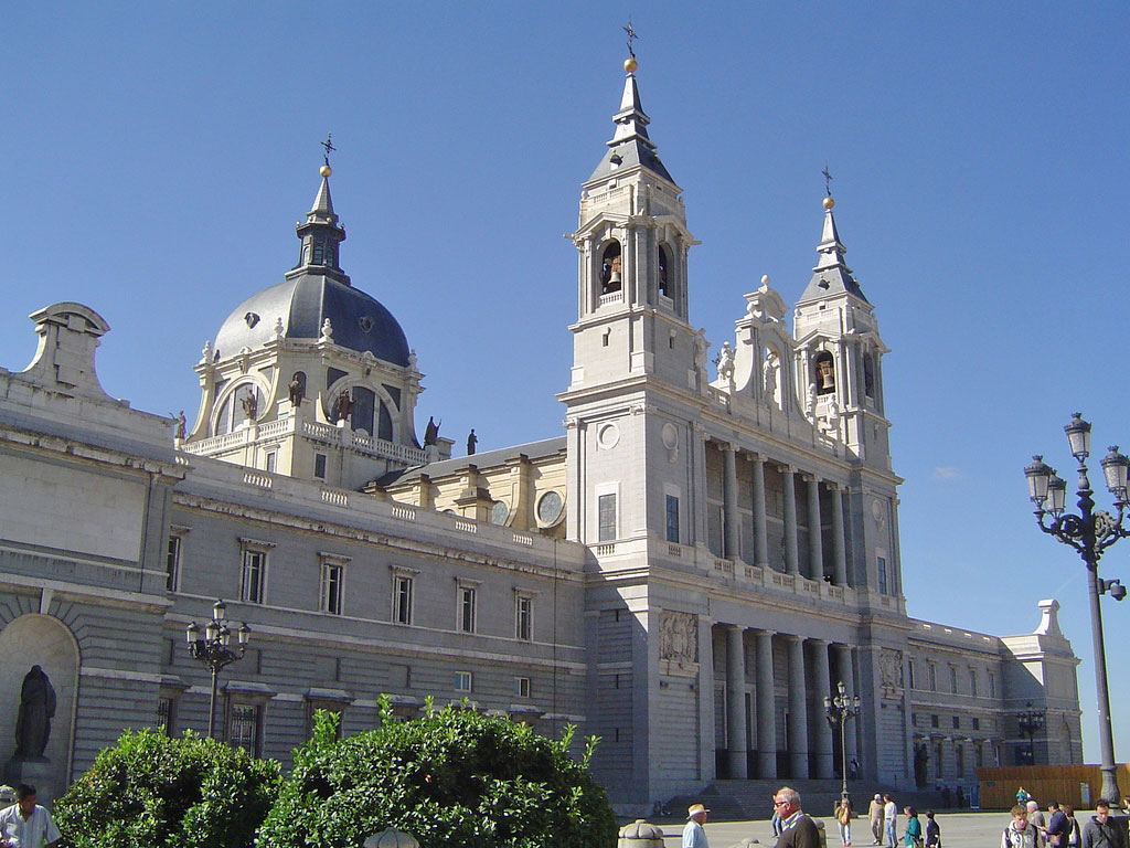 Мадридский кафедральный собор Санта-Мария-ла-Реаль-де-ла-Альмудена
