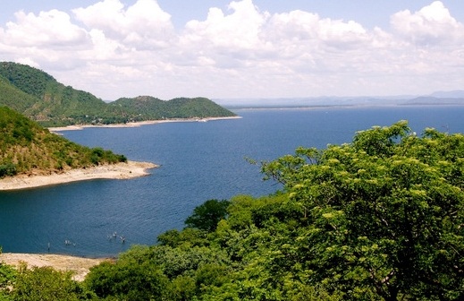 Озеро Кариба