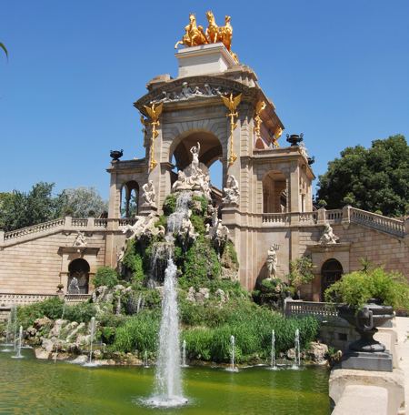 Памятники и фонтаны в Испании